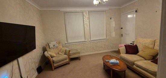 2 bed flat to rent