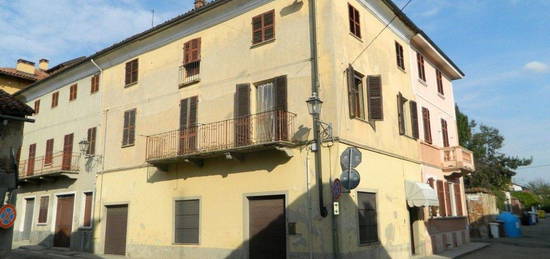 Casa indipendente in vendita in via San Francesco D'Assisi, 11