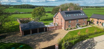 6 bedroom detached house for sale