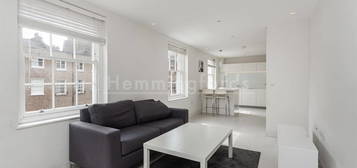 Flat to rent in York Street, Marylebone W1U