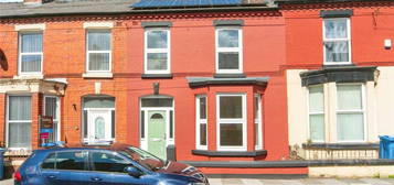 4 bed terraced house for sale