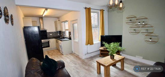 4 bedroom terraced house