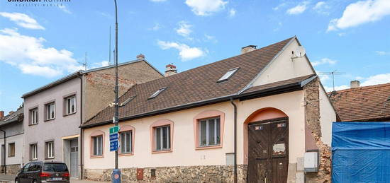 Prodej  vícegeneračního domu 220 m², pozemek 907 m²