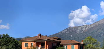 Villa in vendita in via Aosta, 75