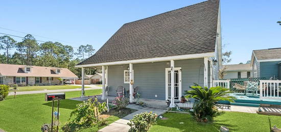 1435 Margie St, Waveland, MS 39576