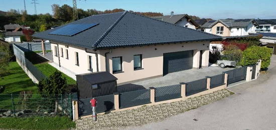 Exklusives und hochwertiges Einfamilienhaus im Bungalow-Stil mit 234m² Nutzfläche