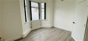 Flat to rent in Morel Street, Barry CF63