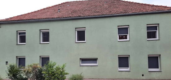 GROSSES WOHNHAUS MIT TOLLEM GARTEN SAMT HERRLICHEN SONNENTERRASSEN IN GEDERSDORF