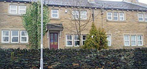 Town house to rent in Abbots Wood, Bradford BD9