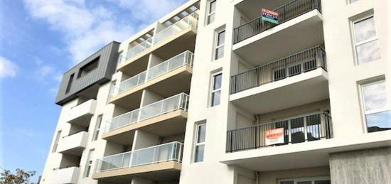 Appartement deux pièces avec balcon et parking à Toulon