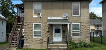 124 - 126, Rue Léopold
                        Cowansville