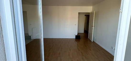 Appartement  à louer, 3 pièces, 2 chambres, 66 m²