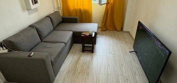 Apartament 3 camere, semidecomandat, 8/10, in zona Crangasi.