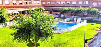 Chalet adosado en venta en Los Girasoles