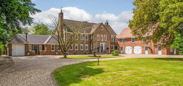 6 bedroom detached house for sale