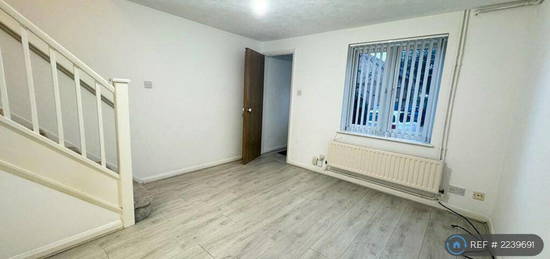 2 bedroom terraced house