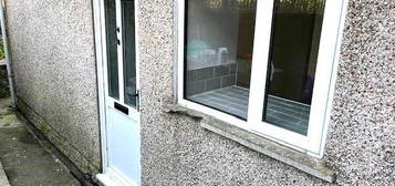 Studio to rent in Main Street, Crumlin, Newport NP11