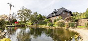 Freistehendes Haus mit Einliegerwohnung und Teich - ein wahres Liebhaberobjekt auf 305 m2 Wohnfläche