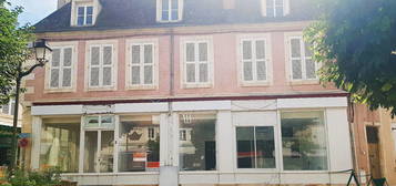 Immeuble Saint Amand Montrond commerce + logement