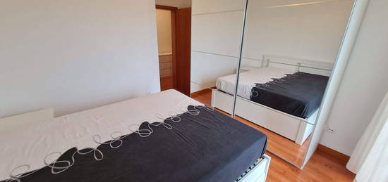 Arrendamento de Apartamento T2  na rua do Paiol, 33