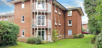 Flat for sale in Cavell Drive, Enfield, Middlesex EN2