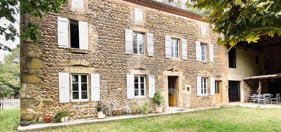 Maison 11 pièces 320 m²