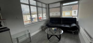 Flat to rent in Heaton Road, Heaton, Newcastle Upon Tyne NE6