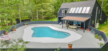 10 Munchkin, Woodstock, NY 12498