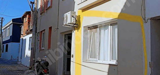 ALYA GAYRİMENKUL ÇEŞME MERKEZDE SATILIK DAİRE