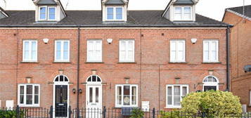 3 bedroom terraced house for sale