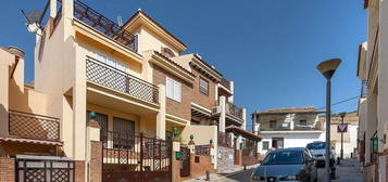 Casa en Crta. De la Sierra, Granada