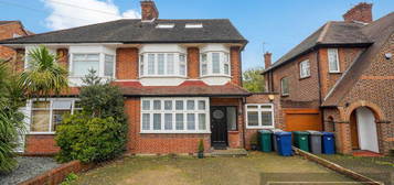 5 bedroom semi-detached house for sale