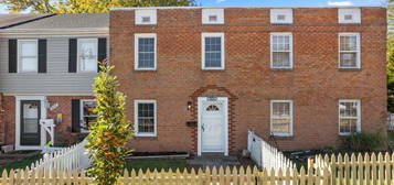 9814 Grant Ave, Manassas, VA 20110