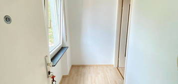 2 Zimmer Wohnung mit Einbauküche Balkon Aufzug