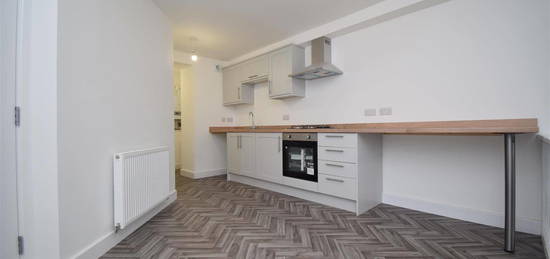 Flat to rent in Flat 3, 29 Dale Street, Ossett WF5