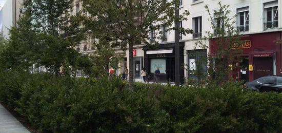 Particulier loue Studio 23 m2 à Neuilly sur Seine Métro Sablons à 2 minutes