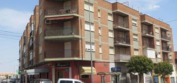 Piso en venta en avenida Luis de los Reyes