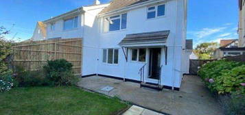 3 bed semi-detached house to rent