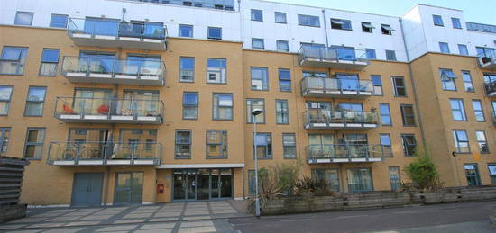 Flat to rent in Monument Court, Woolners Way, Stevenage SG1