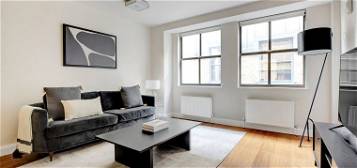 Flat to rent in City Of London, London EC3R