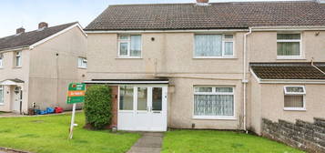 4 bed end terrace house for sale