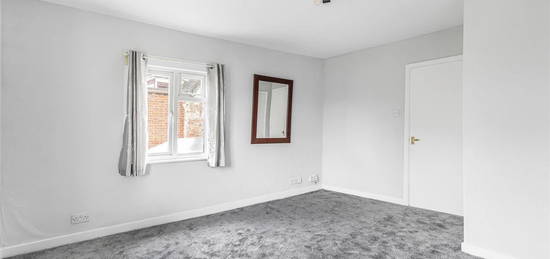 Flat to rent in Brighton Road, Surbiton KT6