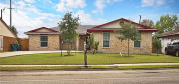 4346 Woodland Creek Dr, Corpus Christi, TX 78410