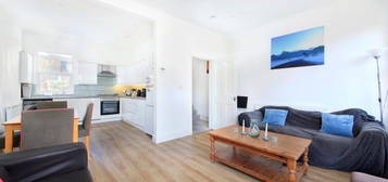 Flat to rent in Ingelow Road, Battersea SW8