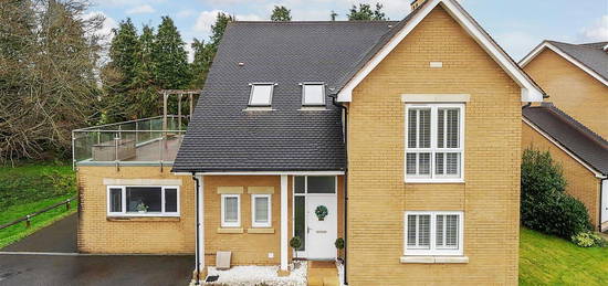 5 bed detached house for sale