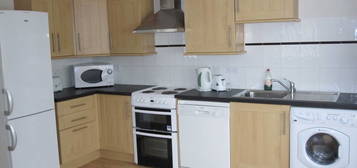 3 bed flat to rent