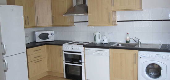 3 bed flat to rent