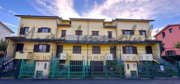 Villa a schiera via 1 Maggio, Casorate Primo