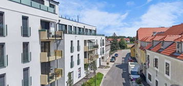 Moderne Wohnung mit großen Fenstern und 2 Garagen in Leobersdorf