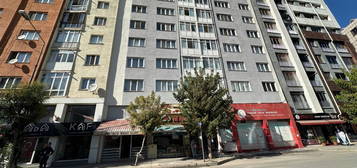 TURYAP SÜMERDEN SİVRİHİSAR CADDESİNDE BAKIMLI 2+1 DAİRE